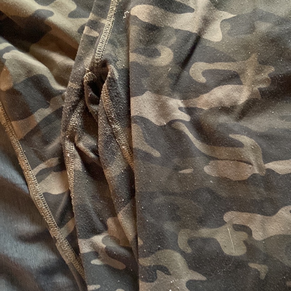 Camo Joggers - Picture 2 of 6